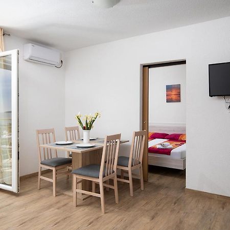 Apartmani Mirna Luka Pomer Exteriör bild