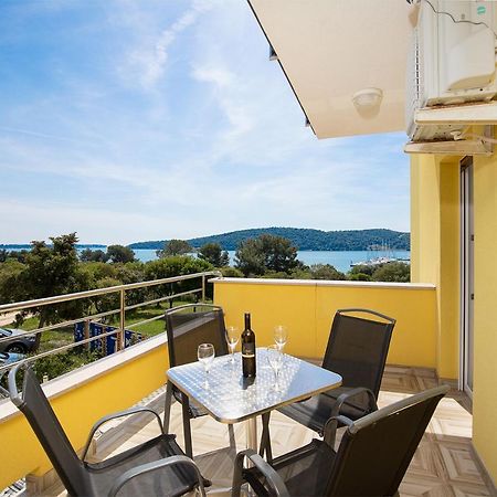 Apartmani Mirna Luka Pomer Exteriör bild