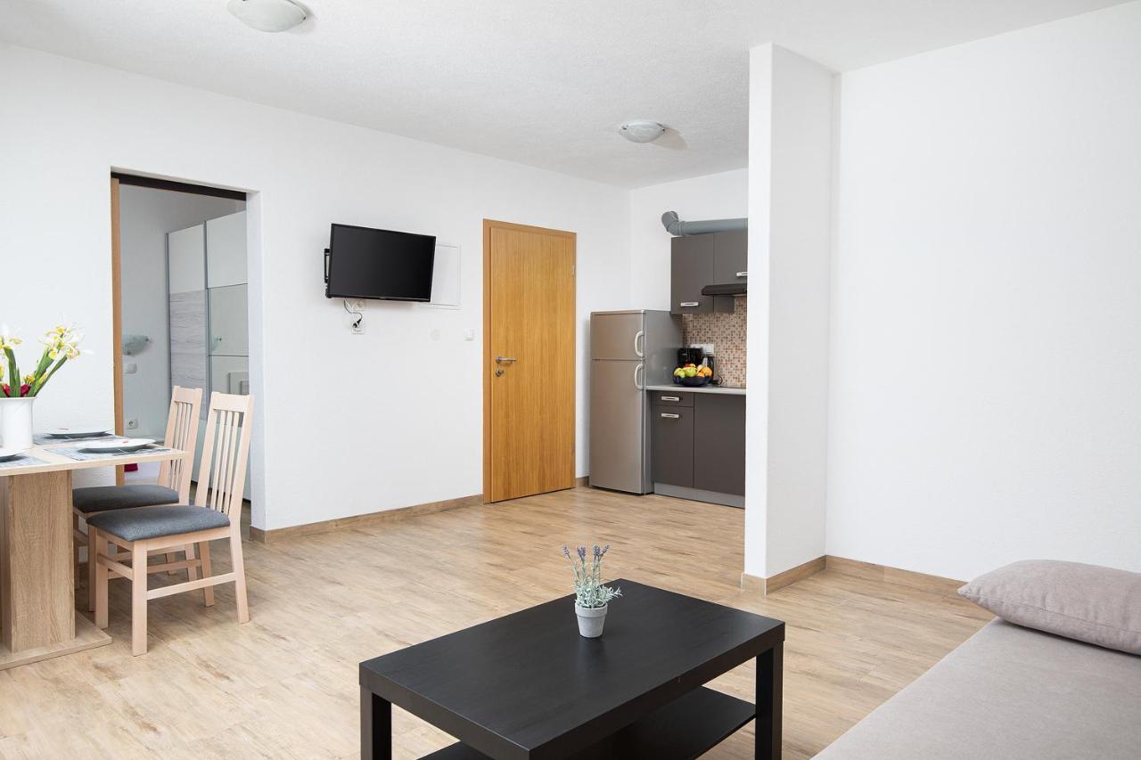 Apartmani Mirna Luka Pomer Exteriör bild