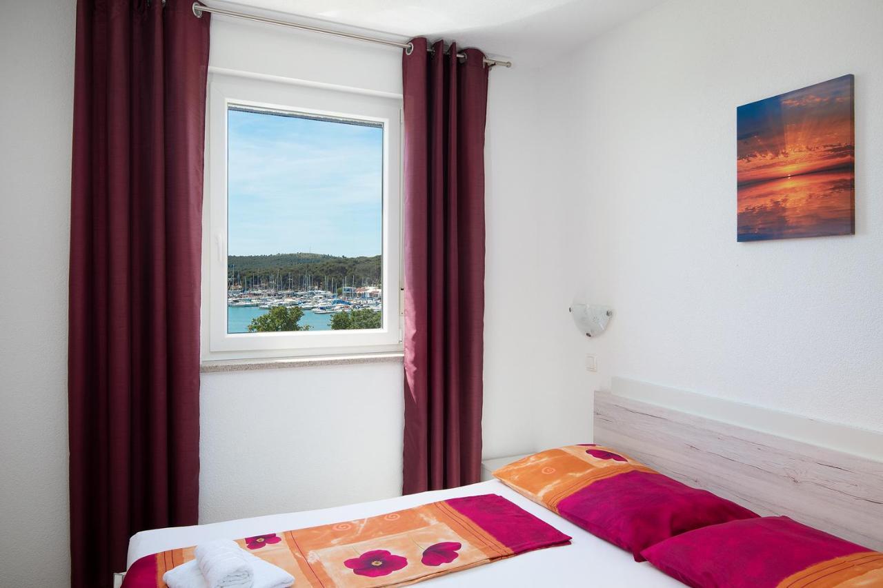 Apartmani Mirna Luka Pomer Exteriör bild