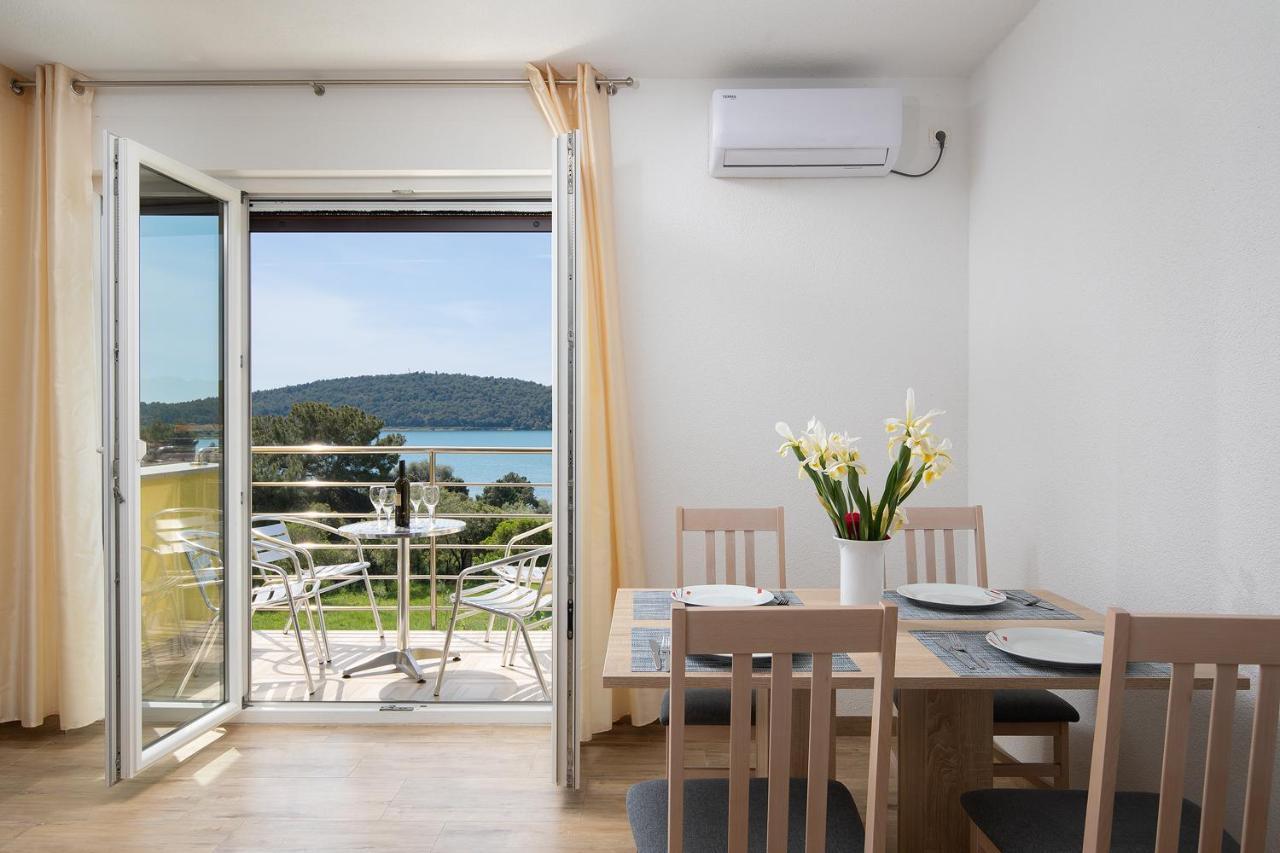 Apartmani Mirna Luka Pomer Exteriör bild