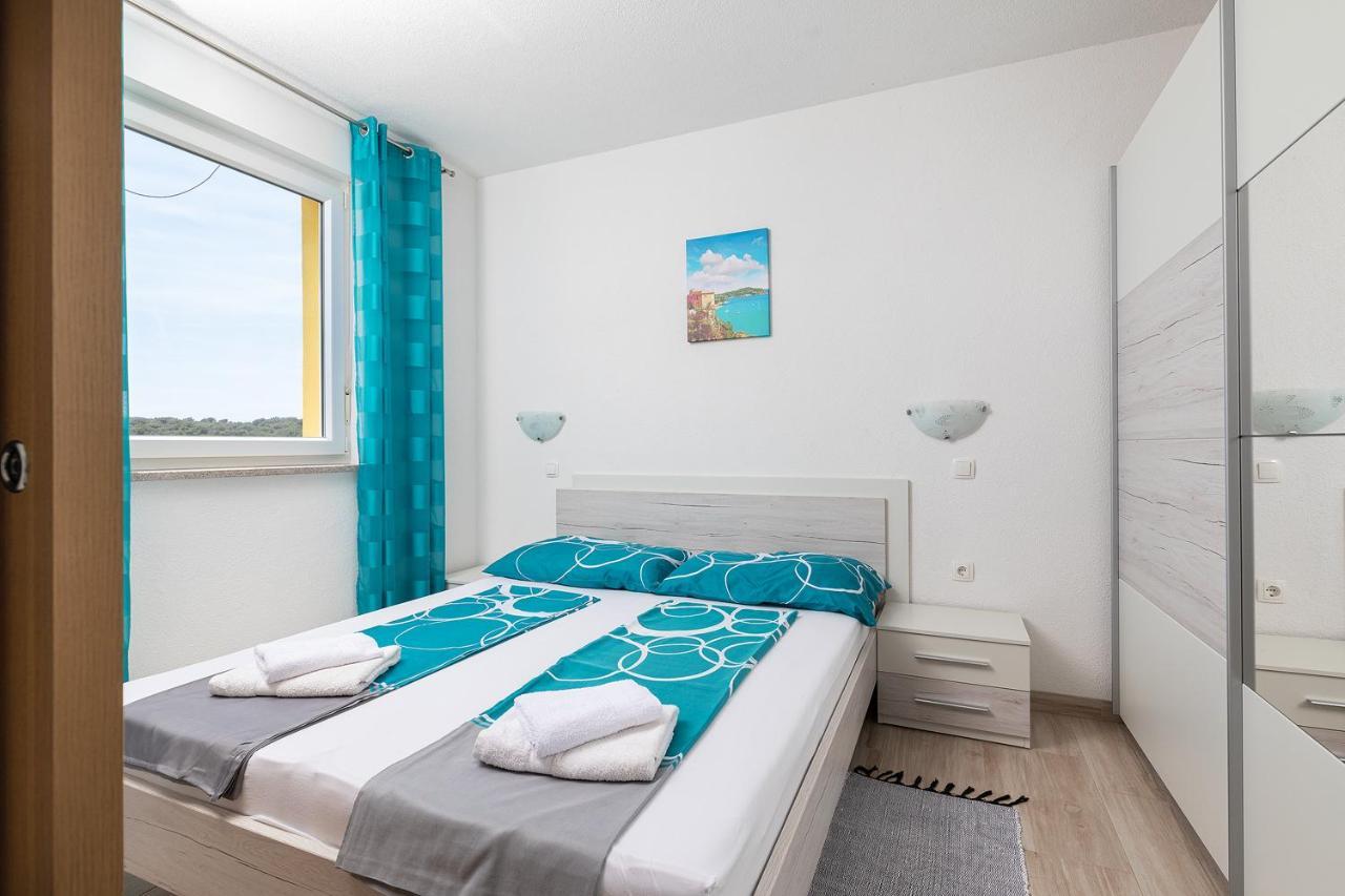 Apartmani Mirna Luka Pomer Exteriör bild