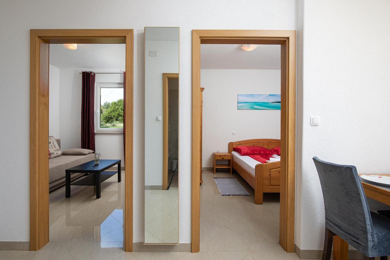 Apartmani Mirna Luka Pomer Exteriör bild