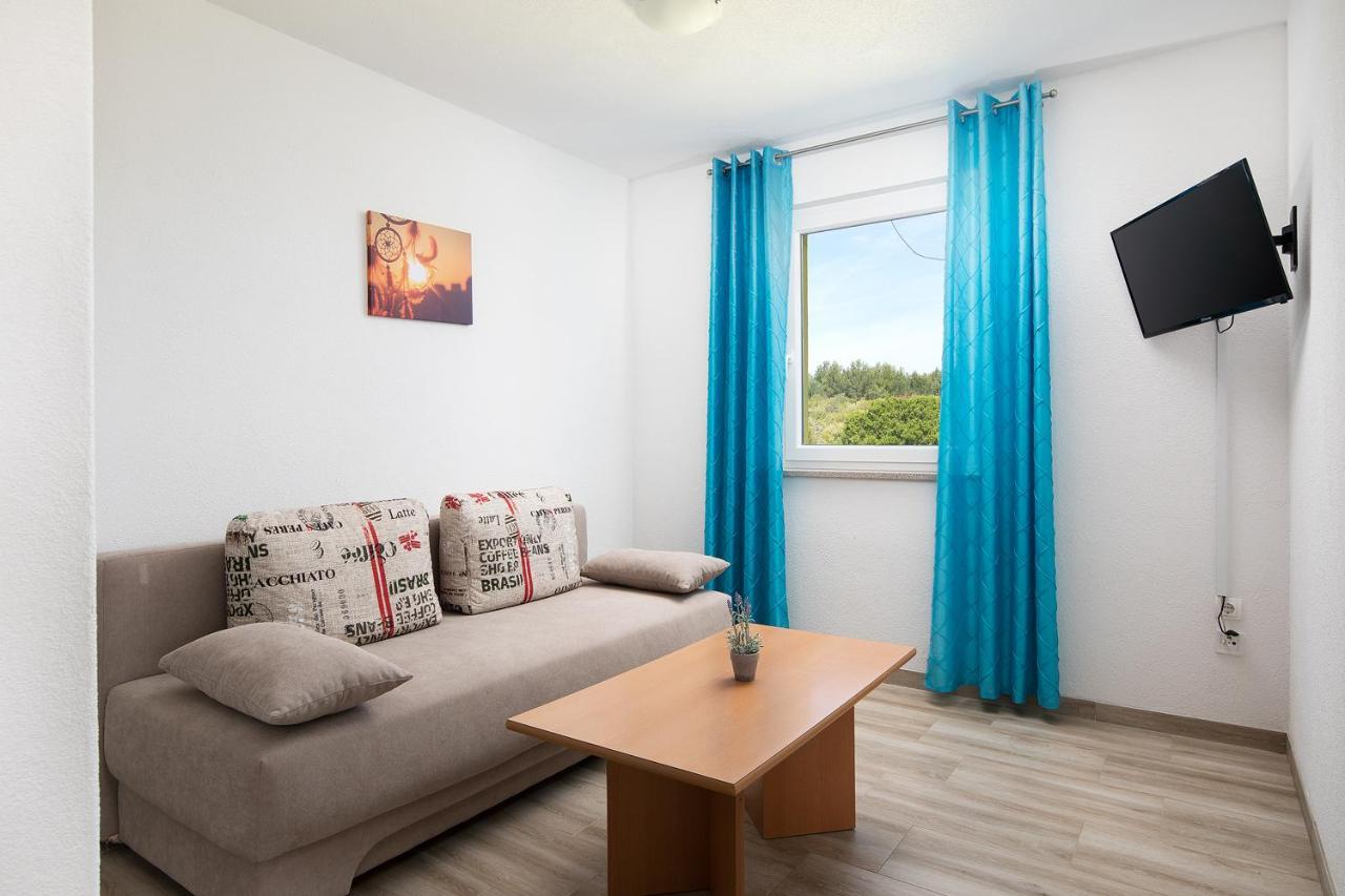 Apartmani Mirna Luka Pomer Exteriör bild