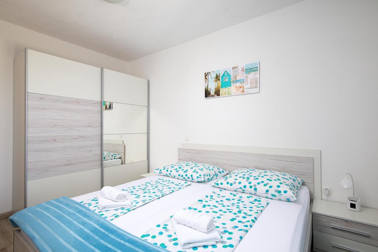 Apartmani Mirna Luka Pomer Exteriör bild