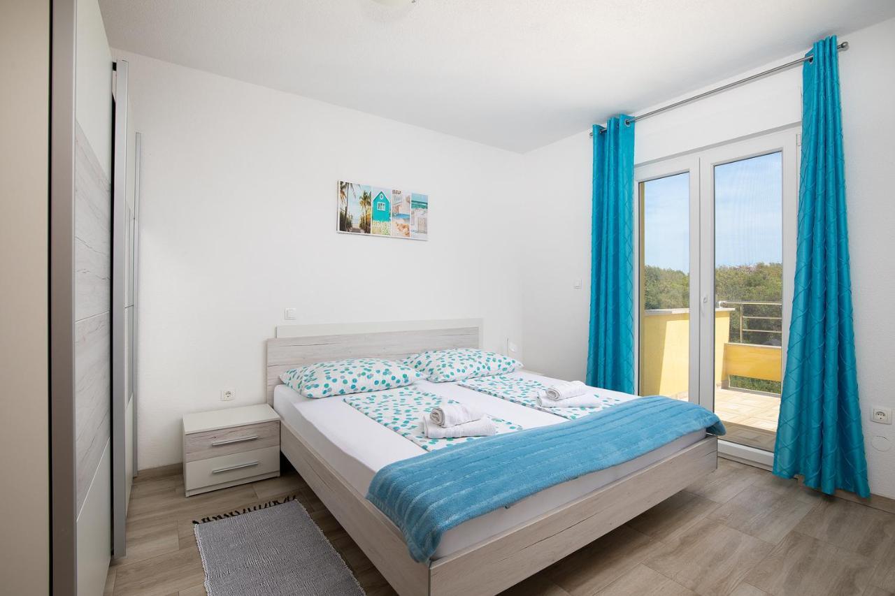 Apartmani Mirna Luka Pomer Exteriör bild