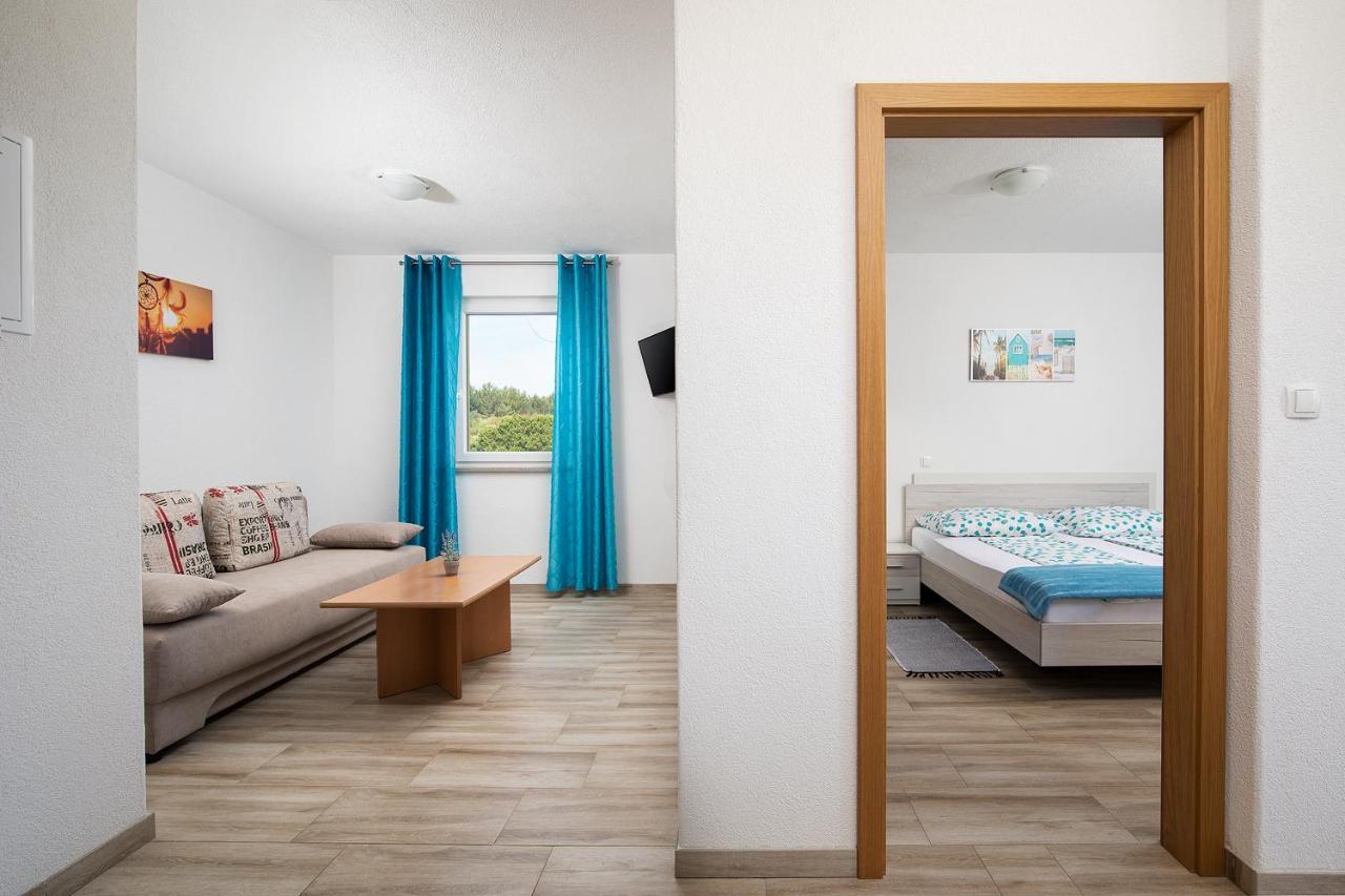 Apartmani Mirna Luka Pomer Exteriör bild