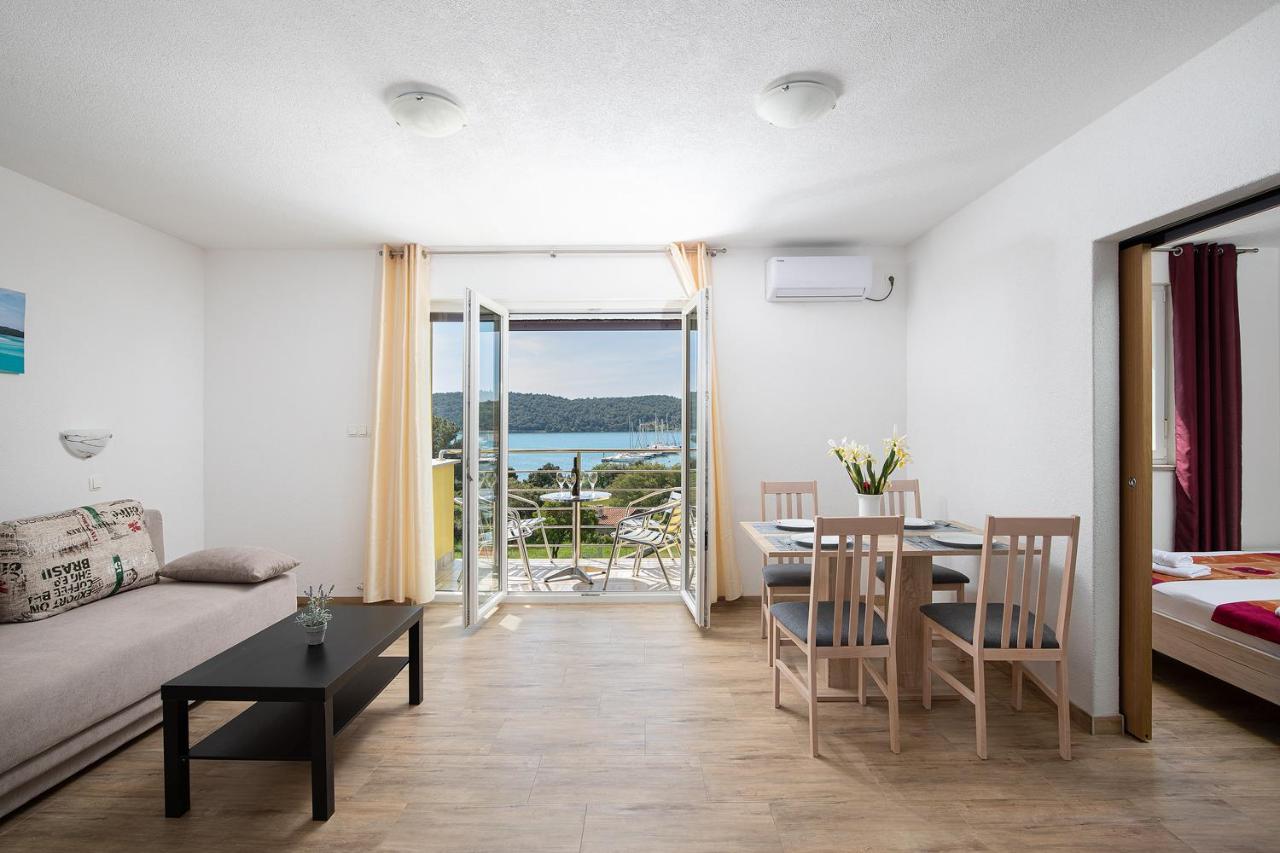 Apartmani Mirna Luka Pomer Exteriör bild