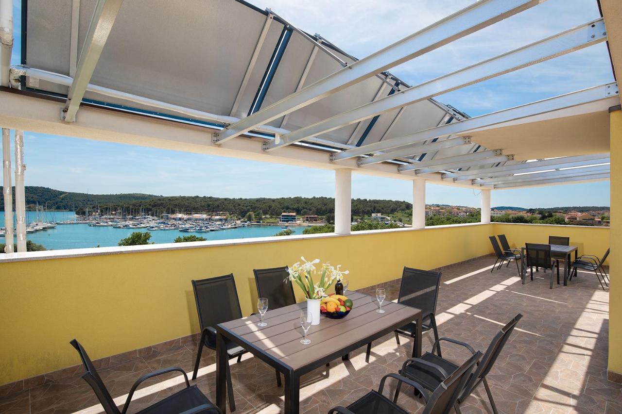 Apartmani Mirna Luka Pomer Exteriör bild